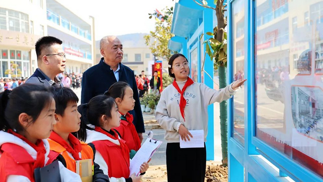 薛城区兴仁泰山路小学积极创建“雷锋学校”