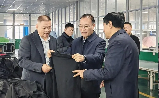 枣庄市人大常委会副主任李玉森参加纺织产业人大代表小组活动