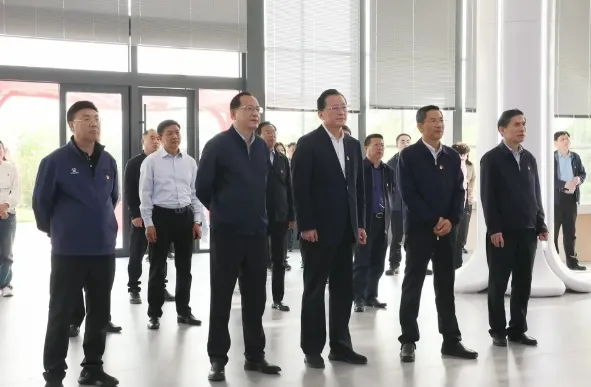 徐州市政协主席王强率考察团来峄城考察交流 张熙滨陪同 
