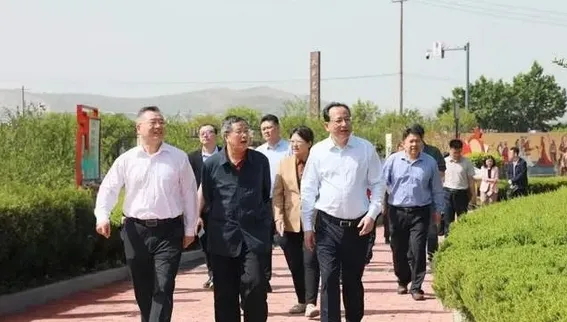 中国工程院院士印遇龙到枣庄市峄城区开展专题调研