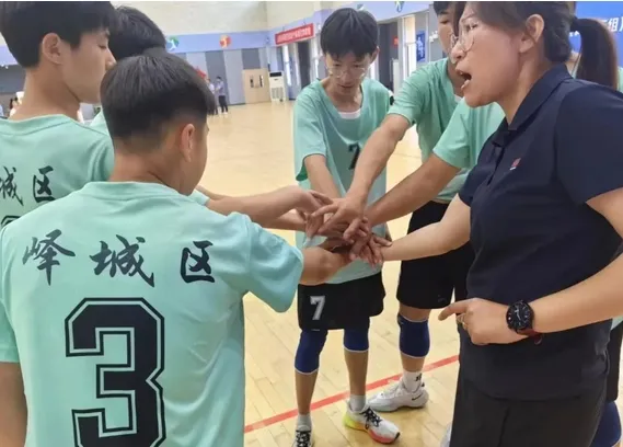 峄城区实验中学匡衡部排球队在枣庄市第十一届运动会中勇夺佳绩 