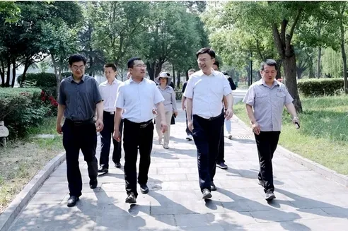 枣庄市档案馆领导秦军到张汪镇调研
