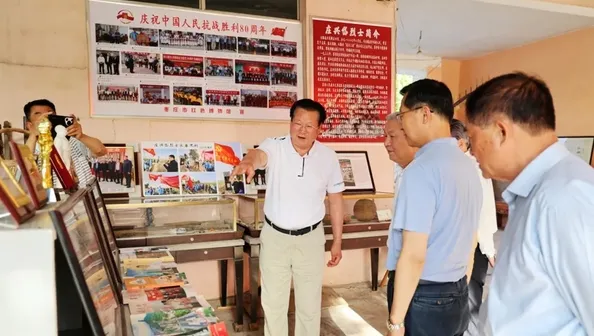 枣庄市关工委领导到“五老”庄福东“红色博物馆”调研